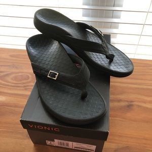 Vionic Thong Sandals w/ Buckle Detail-Tide Patty